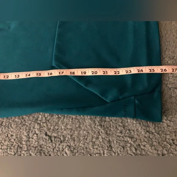 NIKE Hoodie - Soft and Like New - Picture 7 of 11